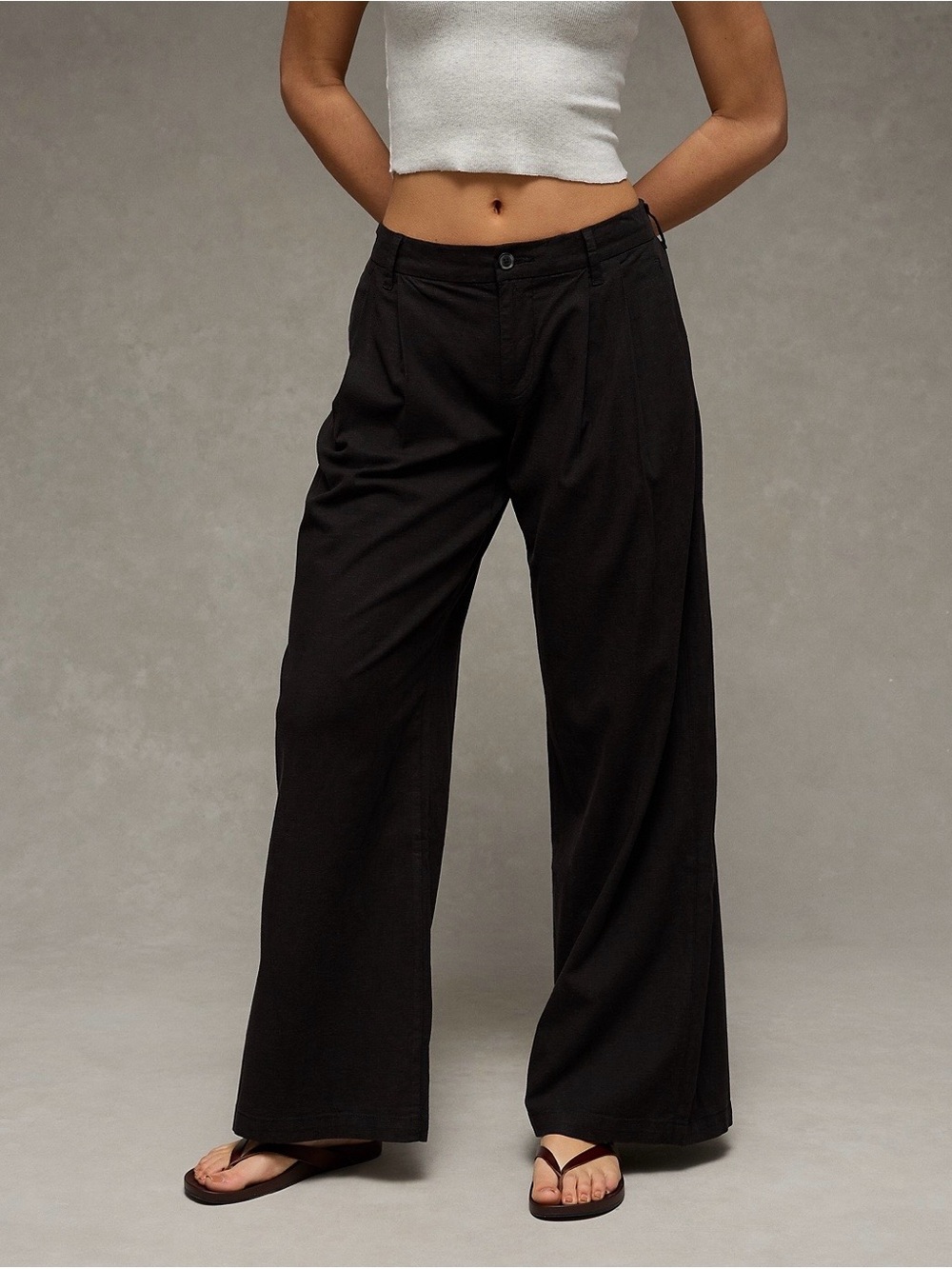 AE Low-Rise Linen-
Blend Trouser